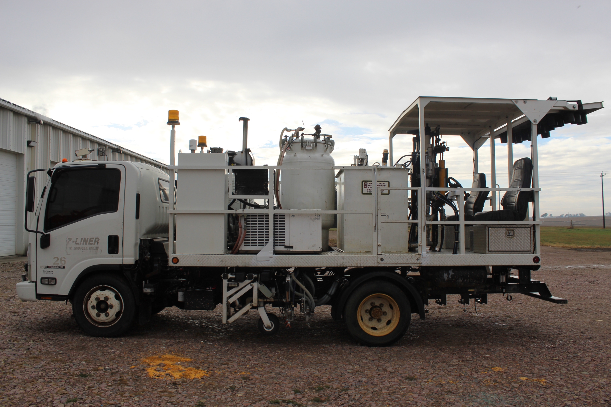 2009 Airless 240 gallon Paint Truck